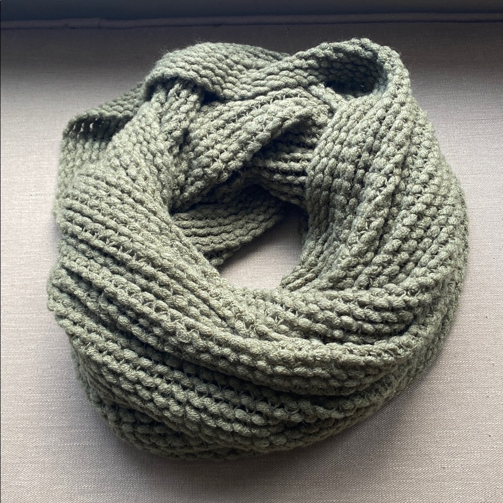 Green Knit Infinity Scarf NWT